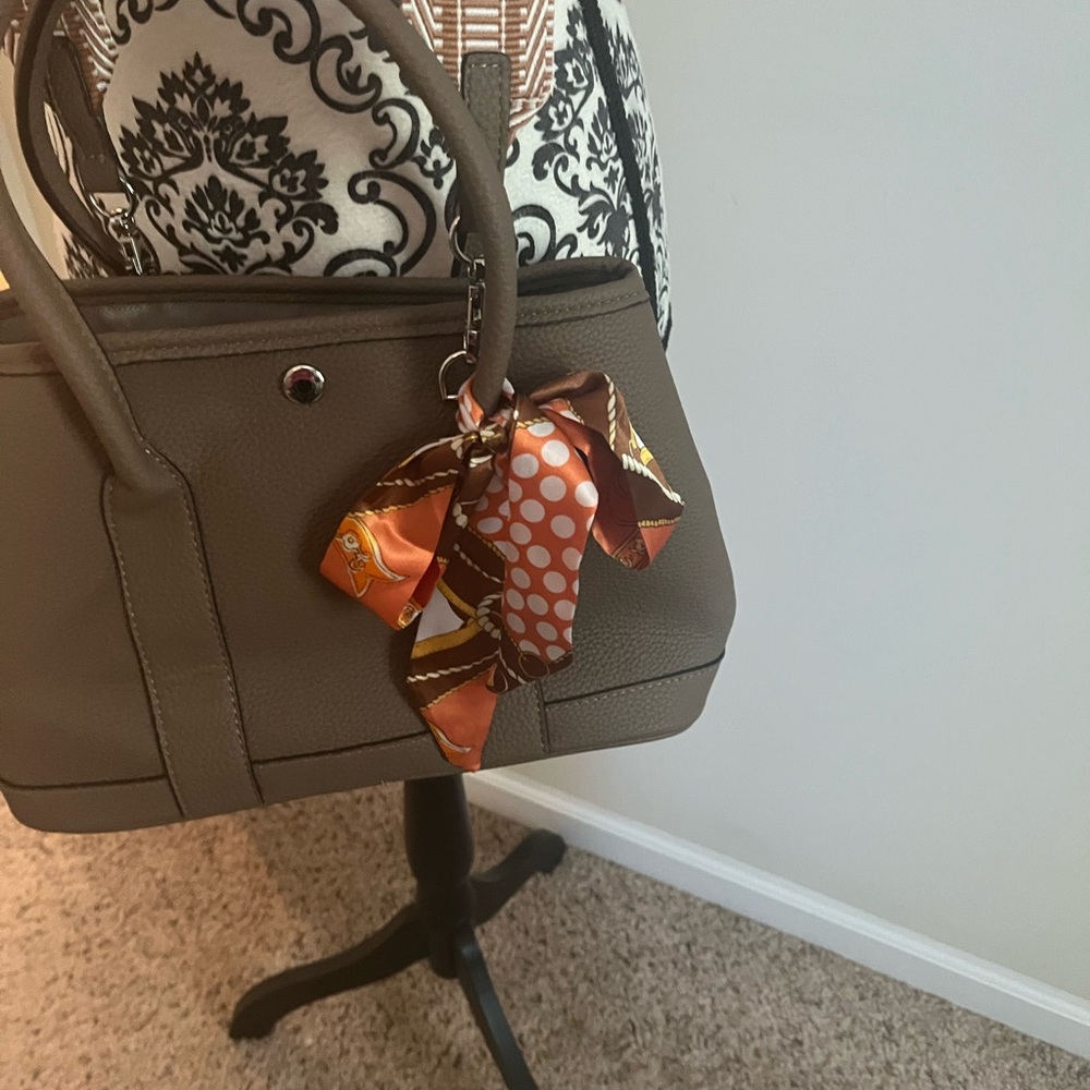 Inspired Garden Tote. Never used. - Picture 6 of 9